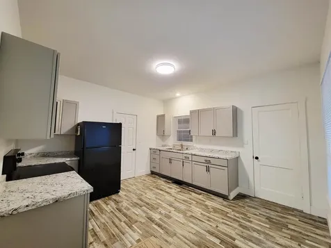 2412 White Dubuque IA 52001