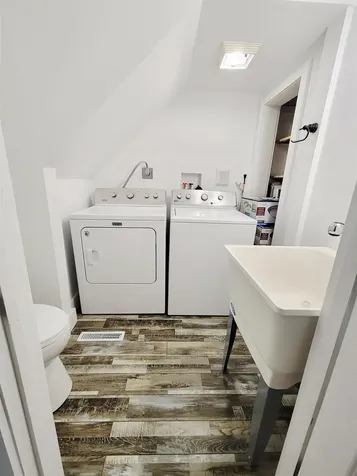 2412 White Dubuque IA 52001