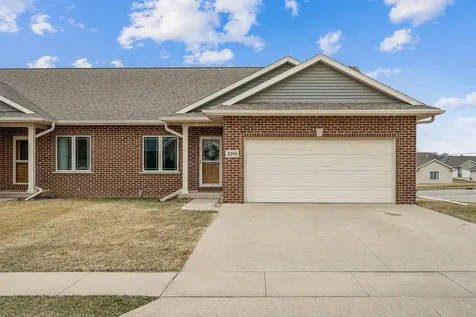 2301 Helle Dubuque IA 52002-2598