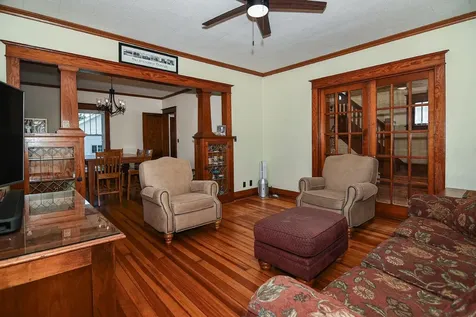 616 5th Avenue SE Dyersville IA 52040