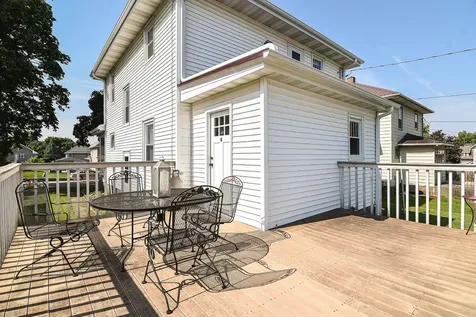 616 5th Avenue SE Dyersville IA 52040
