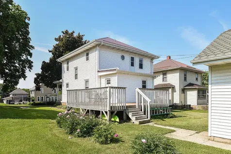 616 5th Avenue SE Dyersville IA 52040