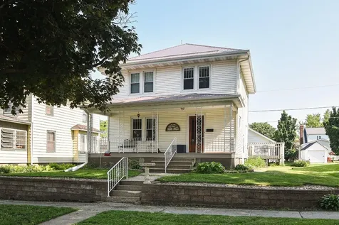 616 5th Avenue SE Dyersville IA 52040