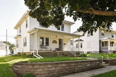 616 5th Avenue SE Dyersville IA 52040