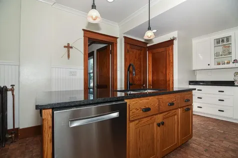 616 5th Avenue SE Dyersville IA 52040