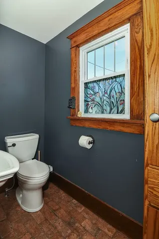 616 5th Avenue SE Dyersville IA 52040