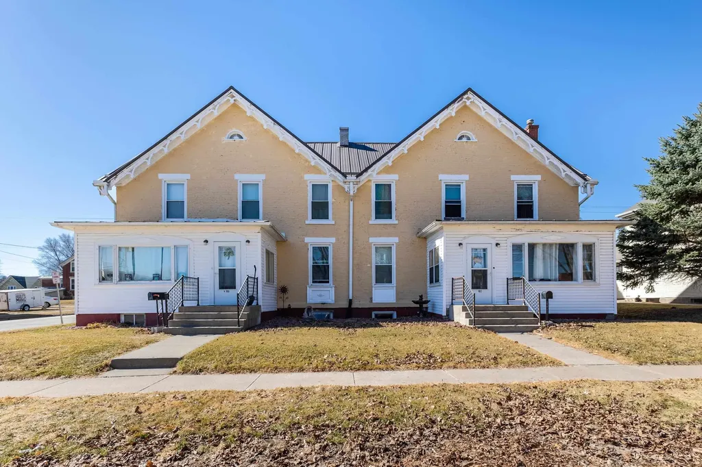 100 N 4th Bellevue IA 52031