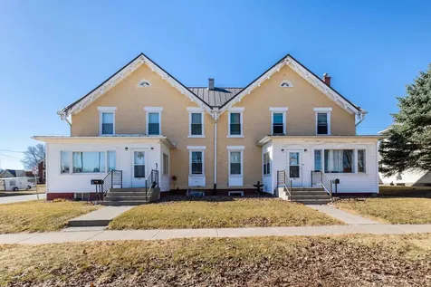 100 N 4th Bellevue IA 52031