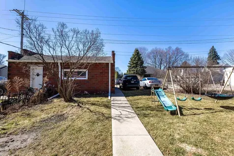 100 N 4th Bellevue IA 52031
