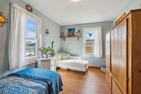 607 SW 5th Cascade IA 52033