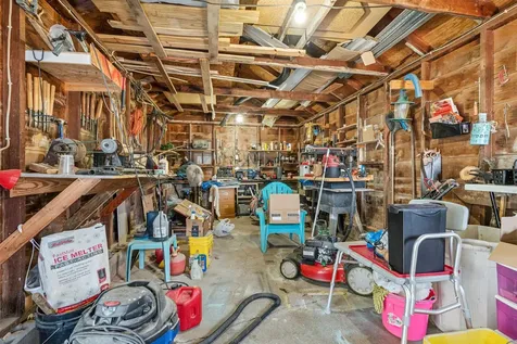 607 SW 5th Cascade IA 52033