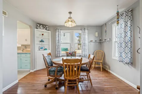 607 SW 5th Cascade IA 52033