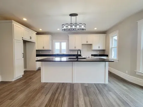 1103 Mulberry Bellevue IA 52031