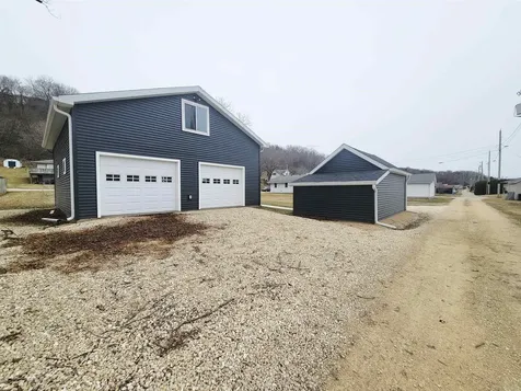 1103 Mulberry Bellevue IA 52031