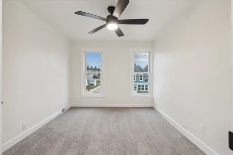 1394 W 3rd Dubuque IA 52001