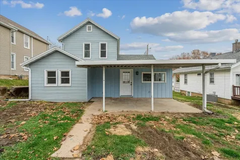 1394 W 3rd Dubuque IA 52001