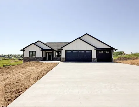 14368 Keegan Dubuque IA 52002