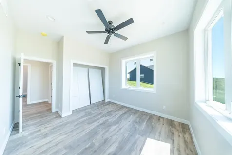 14368 Keegan Dubuque IA 52002