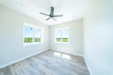 14368 Keegan Dubuque IA 52002