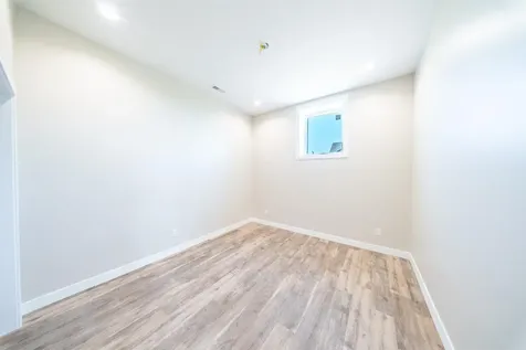 14368 Keegan Dubuque IA 52002