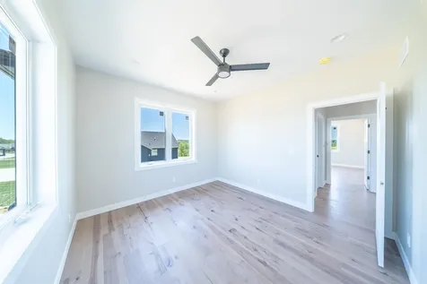 14368 Keegan Dubuque IA 52002