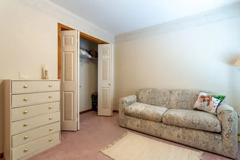 2742 Pleasant View Dubuque IA 52001