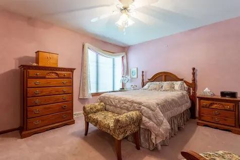 2742 Pleasant View Dubuque IA 52001