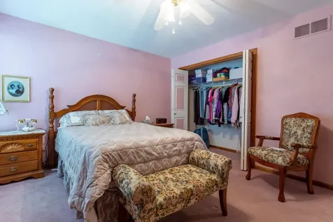 2742 Pleasant View Dubuque IA 52001