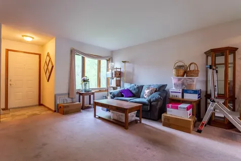 2742 Pleasant View Dubuque IA 52001