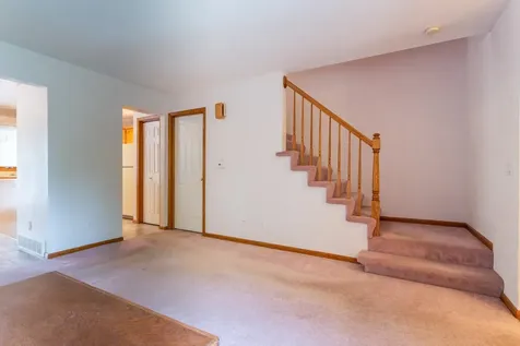 2742 Pleasant View Dubuque IA 52001