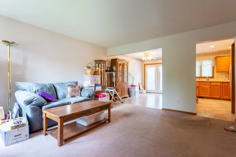 2742 Pleasant View Dubuque IA 52001