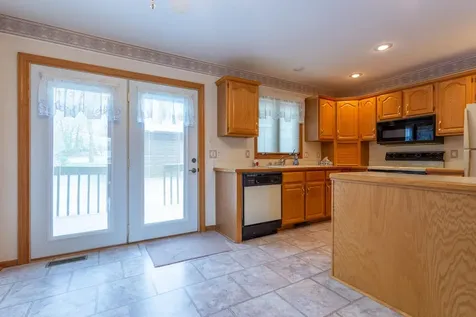 2742 Pleasant View Dubuque IA 52001