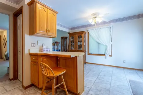 2742 Pleasant View Dubuque IA 52001
