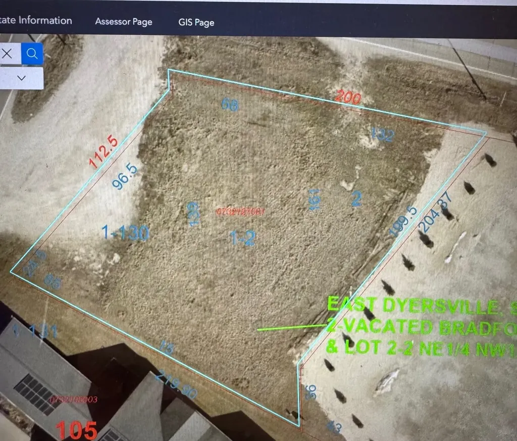 11 NE Th Dyersville IA 52040