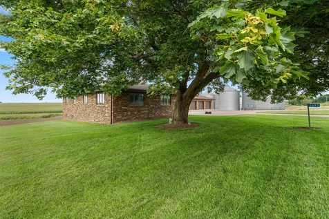 1693 265th Earlville IA 52041