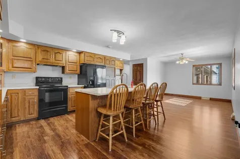 1693 265th Earlville IA 52041