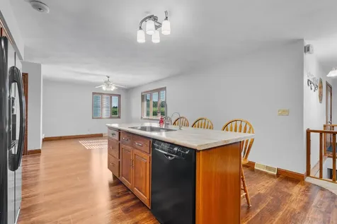 1693 265th Earlville IA 52041