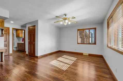 1693 265th Earlville IA 52041