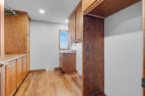 1693 265th Earlville IA 52041
