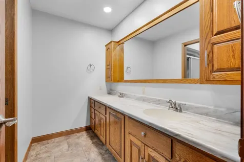 1693 265th Earlville IA 52041