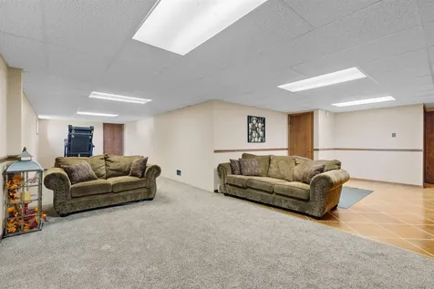 1693 265th Earlville IA 52041