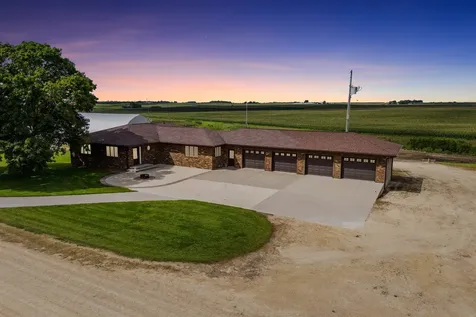 1693 265th Earlville IA 52041