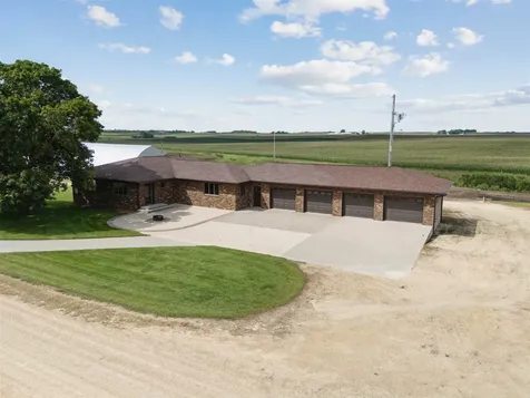 1693 265th Earlville IA 52041