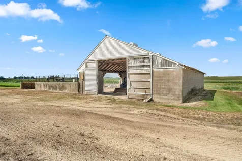 1693 265th Earlville IA 52041