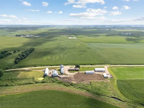 1693 265th Earlville IA 52041