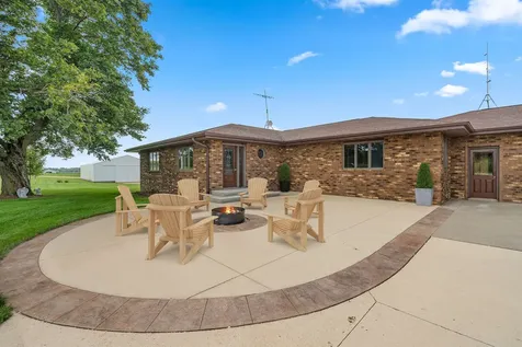 1693 265th Earlville IA 52041