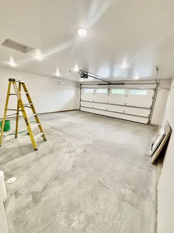 605 3rd Delhi IA 52223