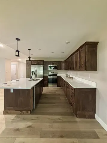 605 3rd Delhi IA 52223