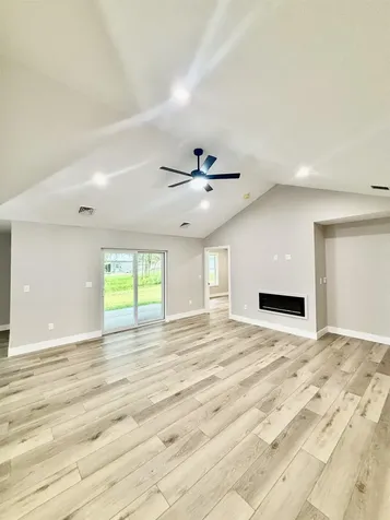605 3rd Delhi IA 52223