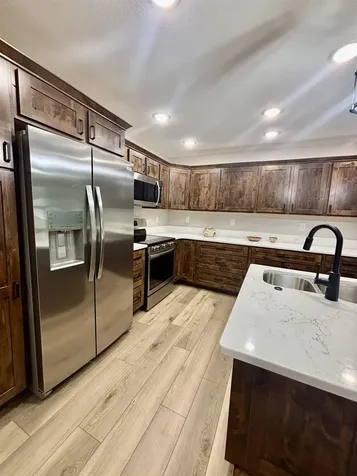 605 3rd Delhi IA 52223